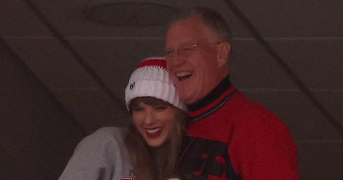 Taylor Swiftâs Team Issued a Statement After Allegations That Her Dad Punched a Paparazzo
